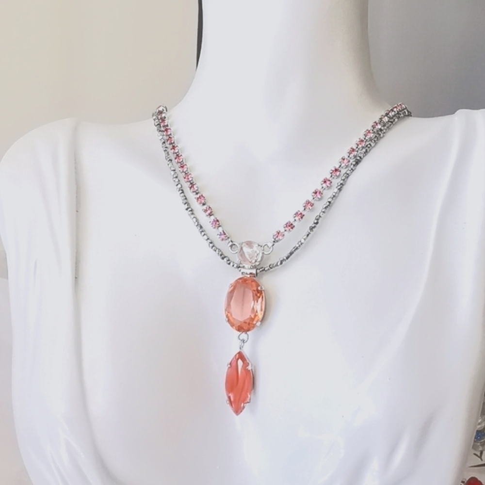 CAMEE peach and pink Swarovski Crystal pendant necklace 🆕